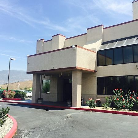 San Bernardino Inn & Suites Eksteriør bilde