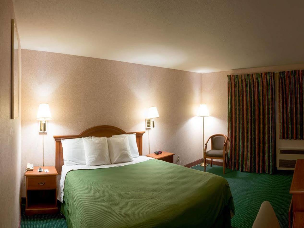 San Bernardino Inn & Suites Eksteriør bilde