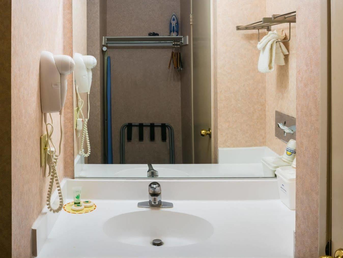 San Bernardino Inn & Suites Eksteriør bilde